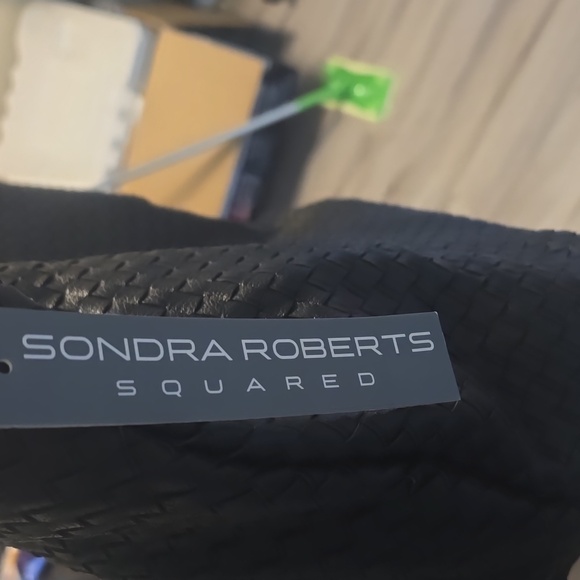 Sondra Robert's Black purse - Picture 3 of 3